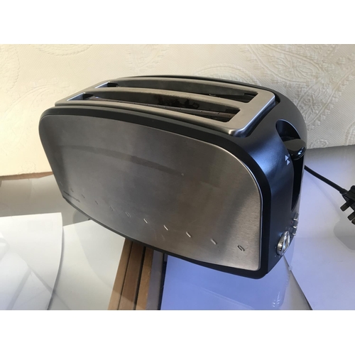 466 - Morphy Richards 44774 Toaster