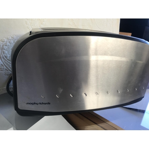 466 - Morphy Richards 44774 Toaster