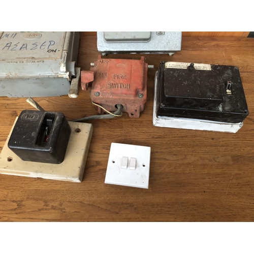 595 - Qty of Vintage Electric Power Switches and Other