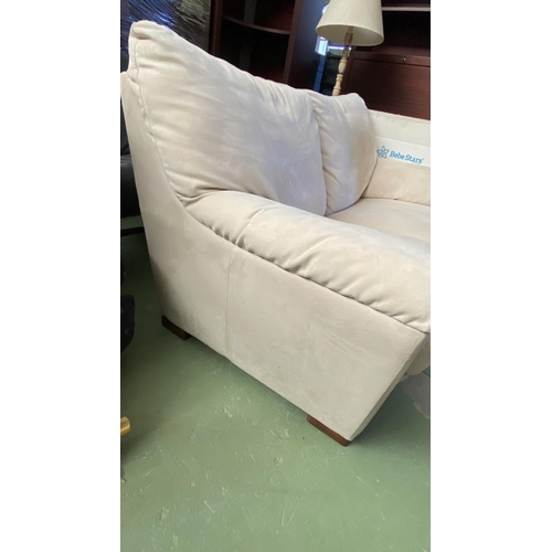 190 - Good Quality 2-Seat Sofa with Wooden Legs