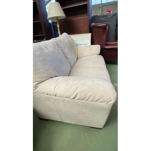 190 - Good Quality 2-Seat Sofa with Wooden Legs