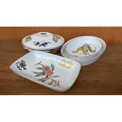 74 - Royal Worcester 'Eversham' Serving and Baking Dishes with Gold Rim and Fruit Pattern Made in England... 