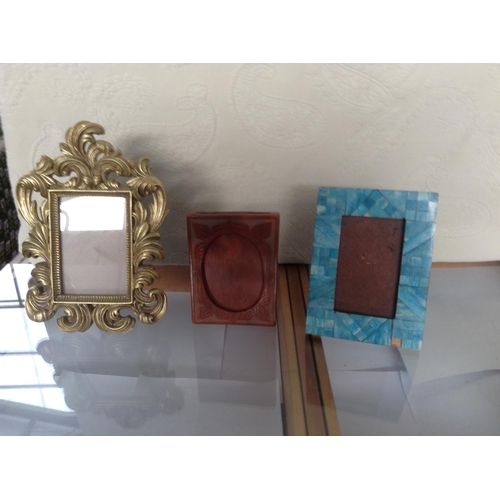 166 - x4 Vintage Photo Desk Frames Incl. Ceramic