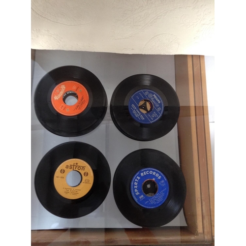 210 - Collection of 25 Juke Box Vinyl Records 45rpm Mostly Greek (A/F)