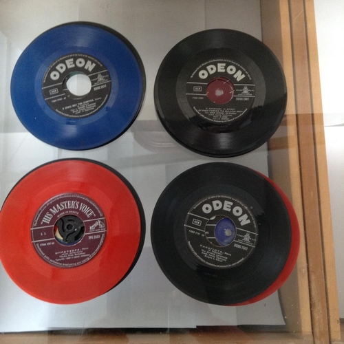 71 - Collection of 25 Juke Box Vinyl Records 45rpm Mostly Greek (A/F)