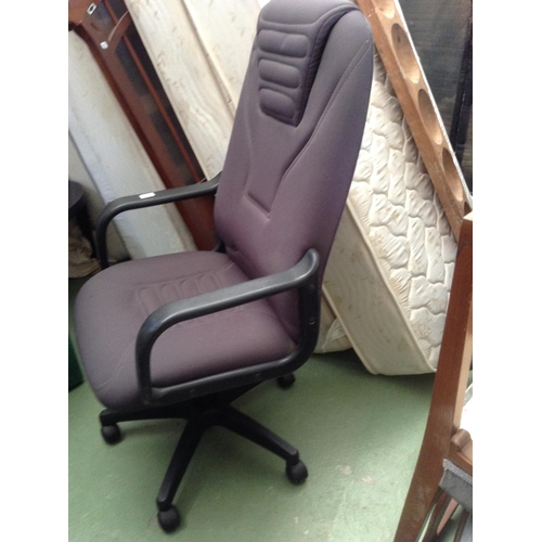 75 - High Back Office Swivel Chair on Castors Upholstered in Gray Fabric