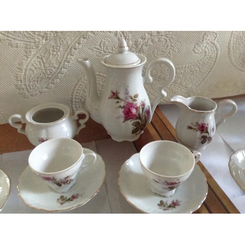 205 - Vintage Japanese 15-Piece Porcelain Coffee Set