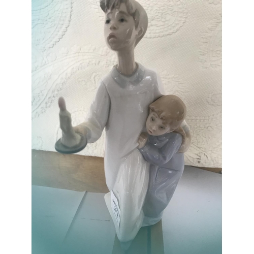 88 - Vintage 'Lladro' Figurine Boy and Girl Holding a Candle