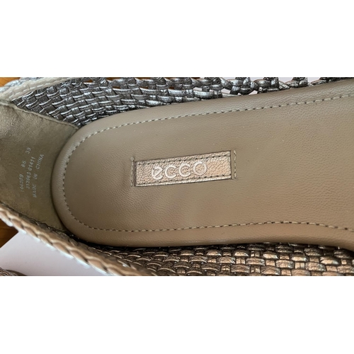 272 - Ecco Leather Shoes Size 39