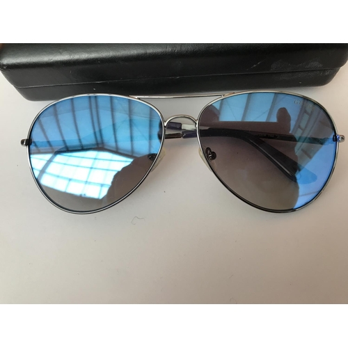 124 - Guess Sunglasses