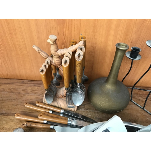 284 - Collection of Kitchen and Decorative Items