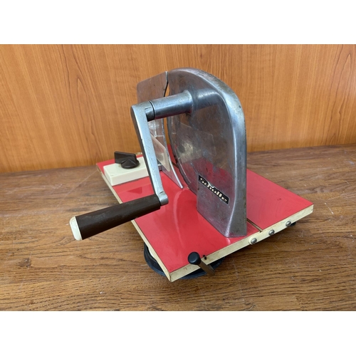 65 - Beautiful Retro Look Bread/Food Hand Crank Slicer with Adjustable Thickness of Slicers