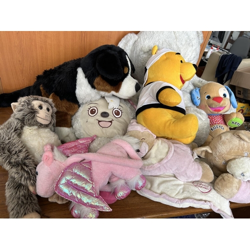 500 - Large Qty of Soft Toys