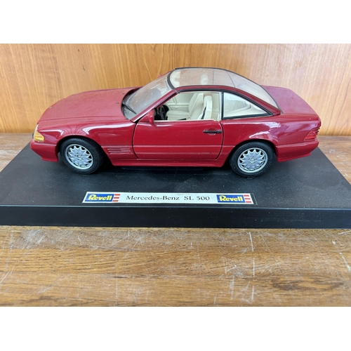 176 - Diecast Revell Mercedes-Benz SL-500 Model Car on Scale 1:18