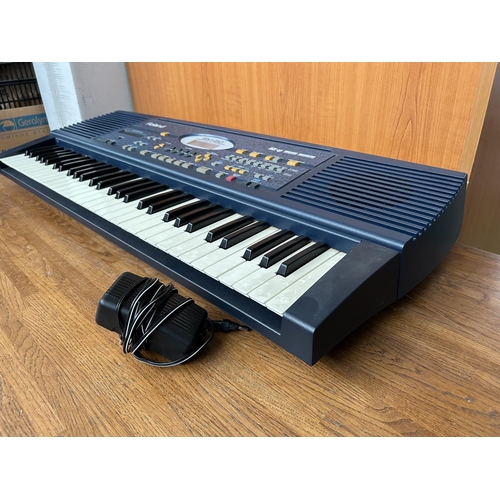 175 - Roland EM-20 Creative Music Keyboard