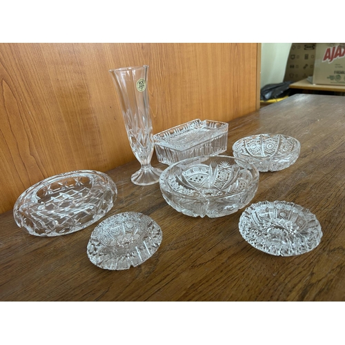 119 - Assorted Crystals, Vase, x2 Ashtrays and x4 Bowls