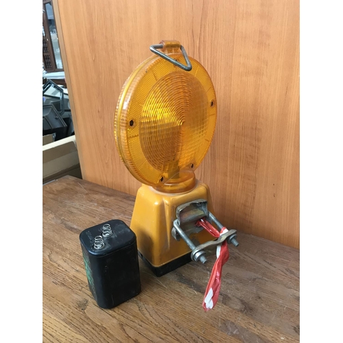 164 - HW Sololite Road Safety Flashing Light with Battery