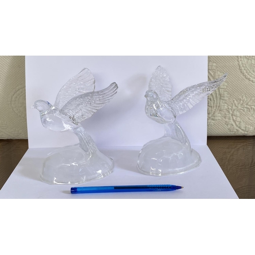 244 - x2 Crystal Bird Figurines on Frosted Base - Taken Back on 1/6/2024