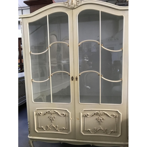 588 - Antique French Louis XVI Style 2-Door White Display Cabinet/Vitrine (120 W. x 40 D. x 190cm H.)