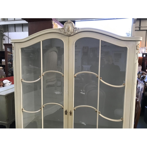 588 - Antique French Louis XVI Style 2-Door White Display Cabinet/Vitrine (120 W. x 40 D. x 190cm H.)