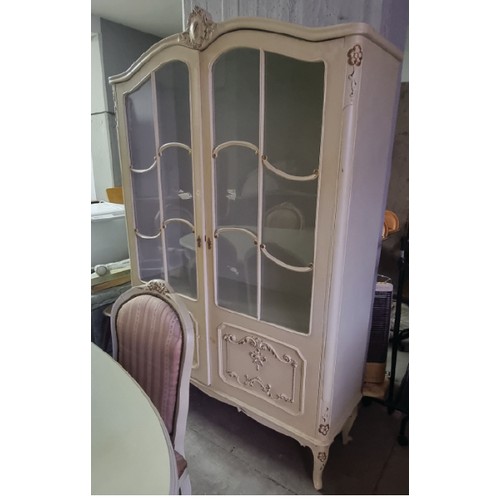 588 - Antique French Louis XVI Style 2-Door White Display Cabinet/Vitrine (120 W. x 40 D. x 190cm H.)