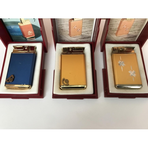 57 - x3 Vintage Royal Musical Lighters in Boxes