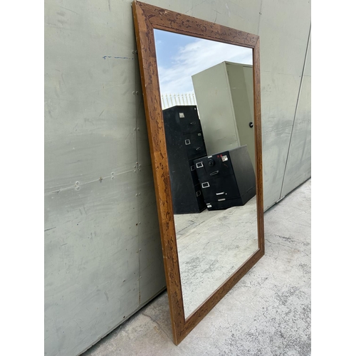 73 - Large Standing/Wall Mirror in Nice Wooden Frame (!00 x 150cm)