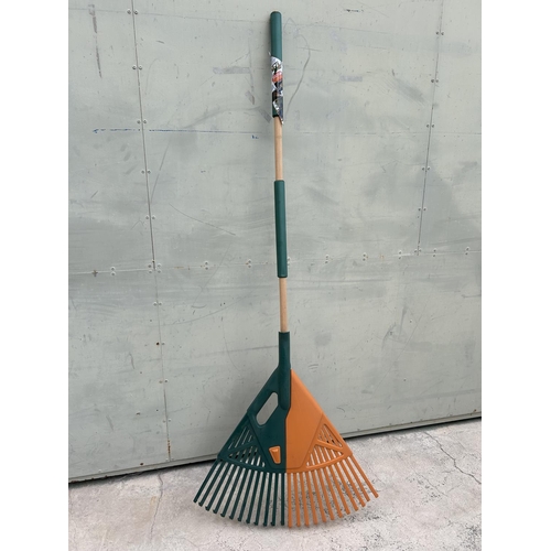 111 - Garden Leaf Rake (Unused)