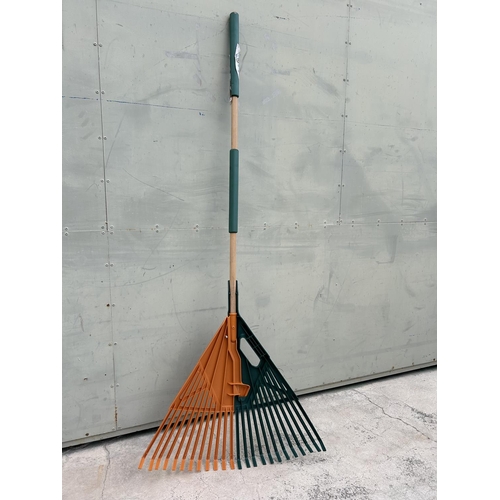 111 - Garden Leaf Rake (Unused)