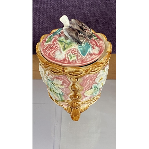 21 - Vintage From 1940's Italian Capodimonte Porcelain Jewelry/ Vanity Box with Raised Cherubs/Angels Sig... 