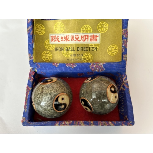 606 - x2 Iron Ball Direction Chinese Health Balls