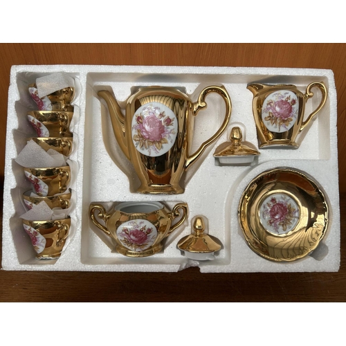 92 - Fine Quality 17-Piece Coffee Set