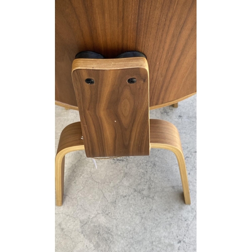 34 - x2 Eames Design Plywood Chairs