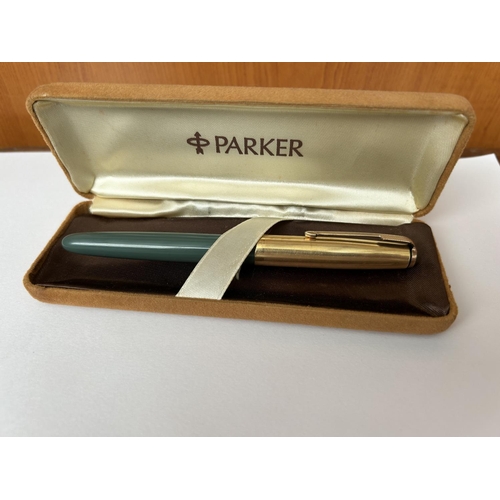 39 - Vintage 14k Gold Plated Collectable Parker Pen Made in USA