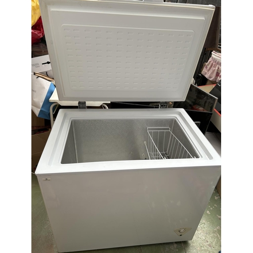 8 - Home CCH205W-11 Freezer - Code N/A