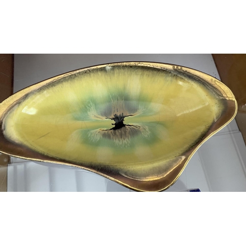 89 - Art Deco Beautiful Ceramic Bowl in Yellow, Green and Gold on The Inside, Signed (24cm L., 4cm H.)