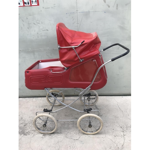 589 - Vintage Collectible Baby Stroller with Convertible Top from 1960s/70s