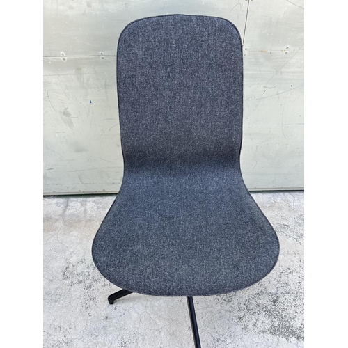 633 - Swivel Office Chair in Grey Fabric