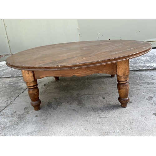 76 - Antique Style Wooden Circular Low Coffee Table (92cm Diameter, 32cm H.)