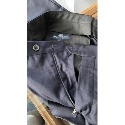 165 - Aquascutum London Classic Cameron Navy Summer Trousers Size 36 R. (Unused)