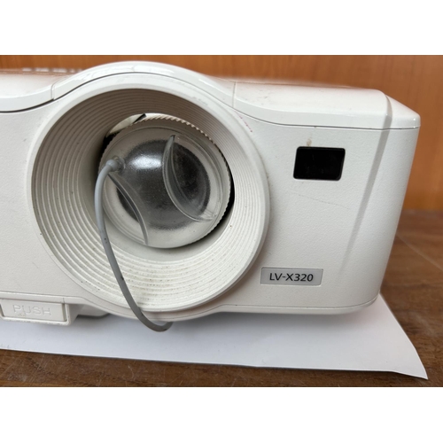 246 - Canon Projector LV-X320