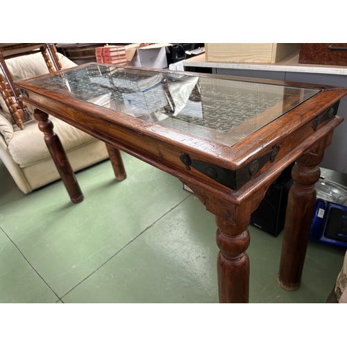 36 - Antique Style Solid Teak Wood Glass Top Console/Entrance Table with Under Glass Decoration (135 W. x... 