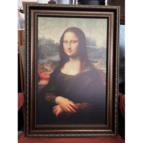 9 - Leonardo Da Vinci 'Mona Liza' Canvas Portrait in Nice Gilt Frame (50 x 70cm)