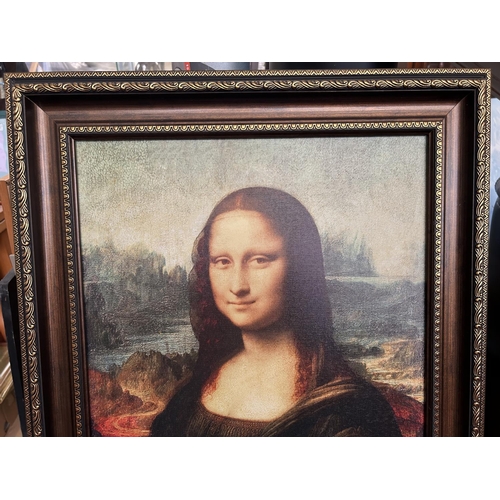 9 - Leonardo Da Vinci 'Mona Liza' Canvas Portrait in Nice Gilt Frame (50 x 70cm)