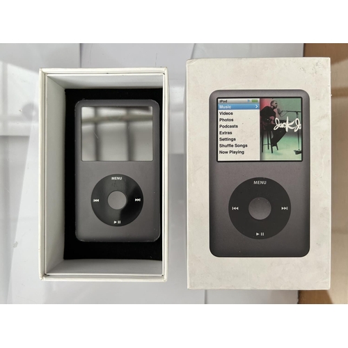 137 - Apple iPod Classic 120GB