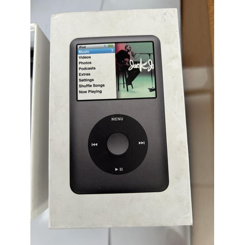 137 - Apple iPod Classic 120GB