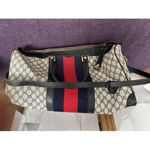 110 - Gucci Weekend Bag