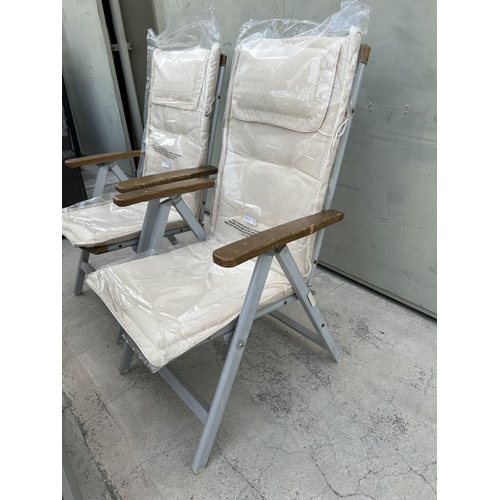 204 - Set of 6 Folding Reclining Garden/Beach Chairs with Unused Cushions