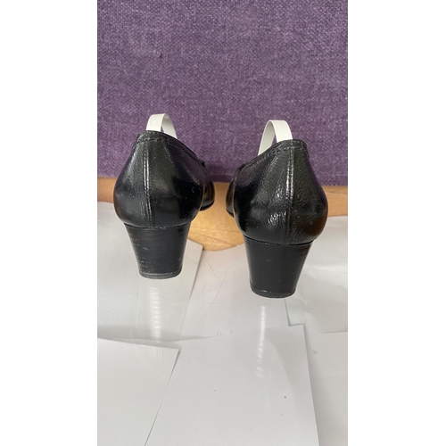 240 - Cinzia Valle Ladies Black Shoes Size 37 1/2