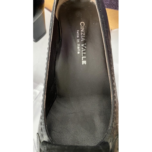 240 - Cinzia Valle Ladies Black Shoes Size 37 1/2